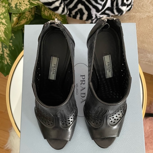 Prada low ankle open toe pumps - Picture 4 of 11